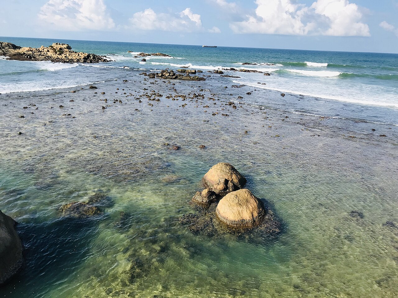 Shallow sea behind Galle Fort, Sri Lanka